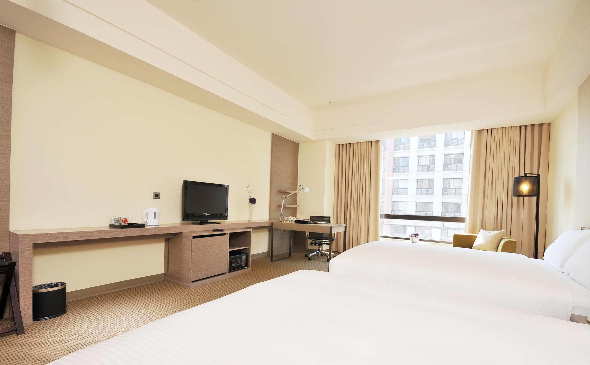 טאינאן Academy Hotel מראה חיצוני תמונה