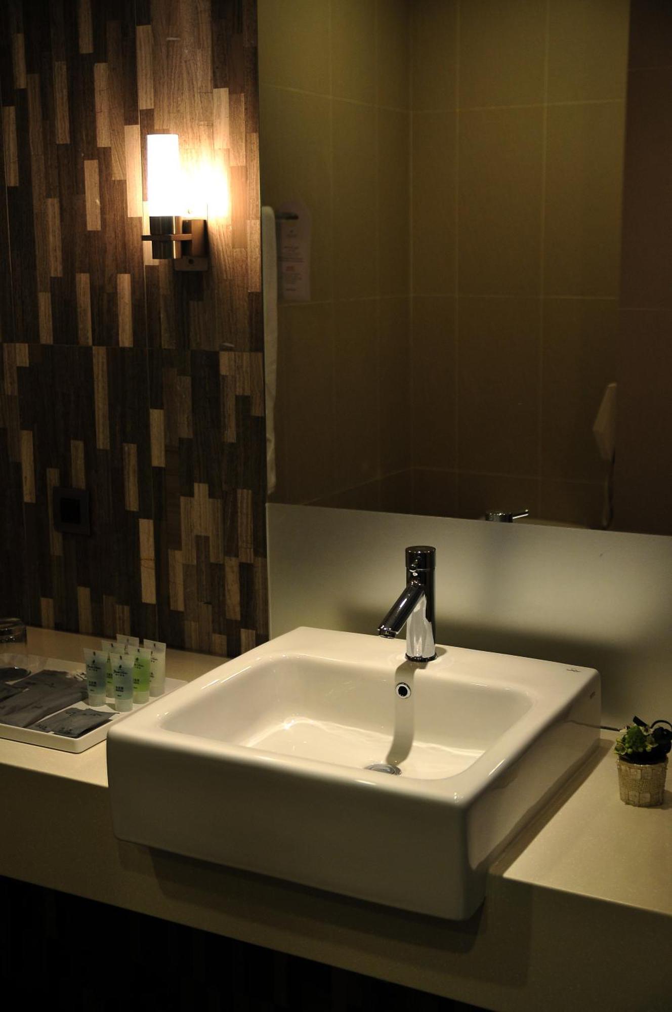 טאינאן Academy Hotel מראה חיצוני תמונה